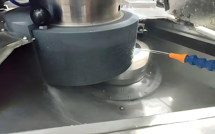晶圓減薄機的工藝流程(圖1) 粗磨700.jpg